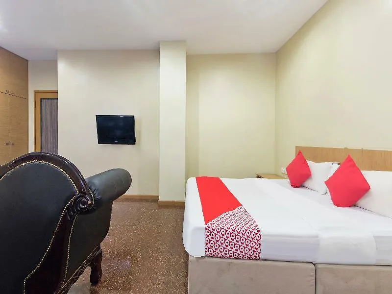 קואלה לומפור Oyo 422 Hotel Reno 2*, קואלה לומפור